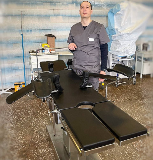 Механічний операційний стіл HFMH3008D